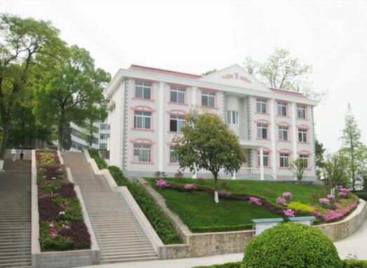 恩施州衛(wèi)生學(xué)校環(huán)境圖