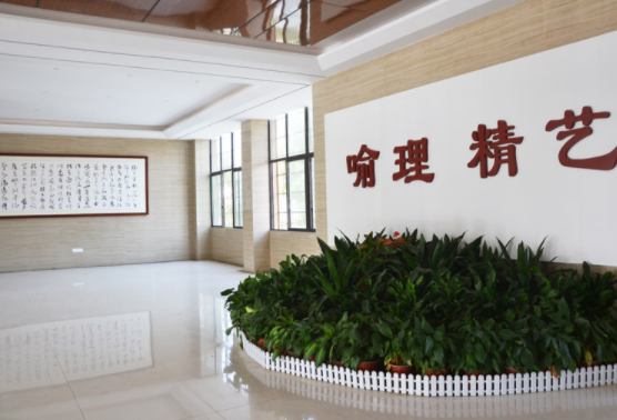 婁底市第一職業(yè)中學(xué)環(huán)境