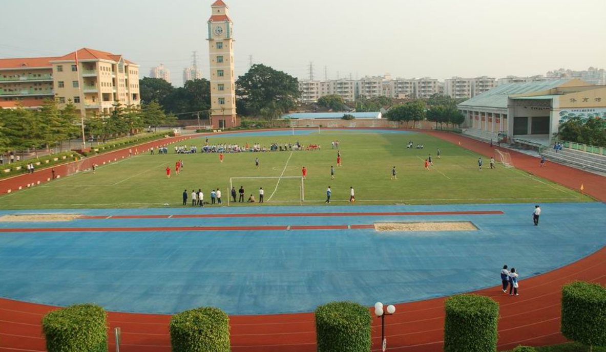 東莞市商業(yè)學(xué)校環(huán)境、學(xué)校圖片