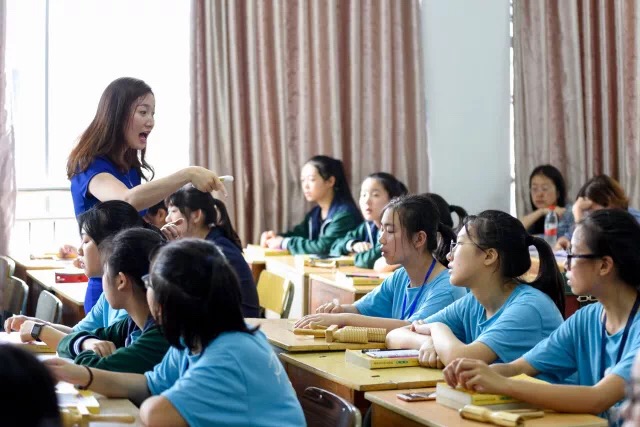 重慶男生讀幼師學校有前途嗎